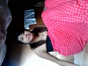 在床上脫衣服自慰的拉丁嫩妹