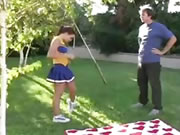 外國妞露天閉眼享受跪舔深喉